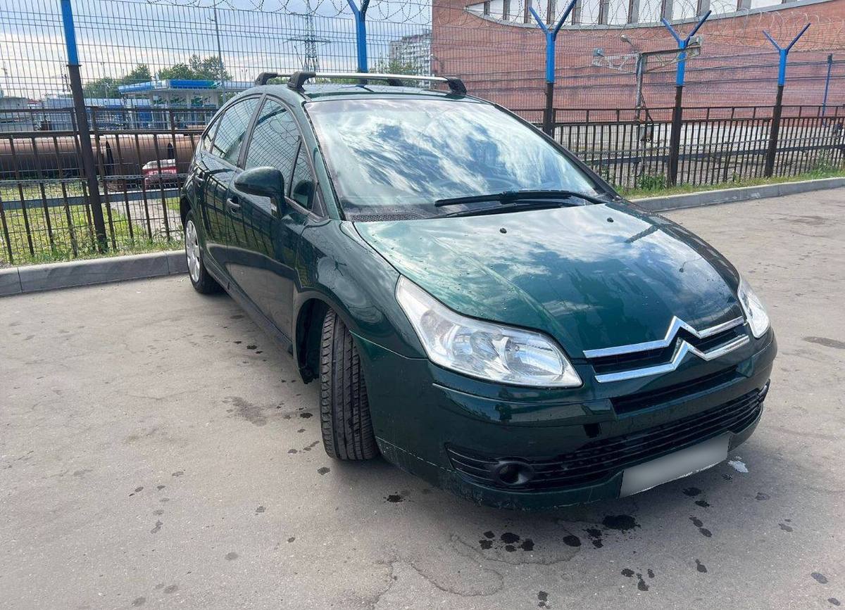 Купить Citroen C4 I хэтчбек 5 дв., 2006 года, цвет: Зеленый, за 365000 руб.  в Санкт-Петербурге